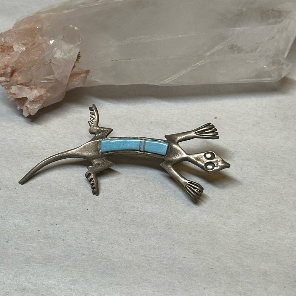 Silver turquoise lizard pin brooch